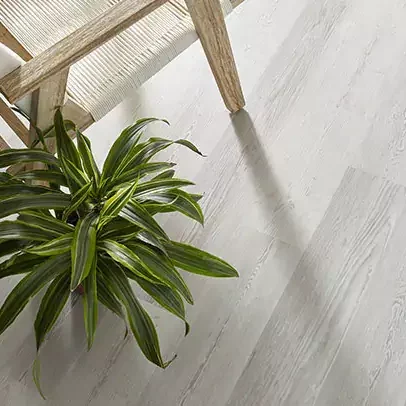 picking-the-right-luxury-vinyl Luxury vinyl | Titan Flooring